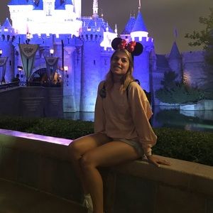 Meet your Posher, Natalie